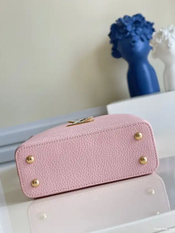 First bag ru LOUIS MINI CAPUCINES VUITTON 0623